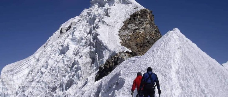Lobuche East Peak Climbing 16 Days