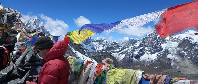 Everest High Passes via Island Peak – 25 Days