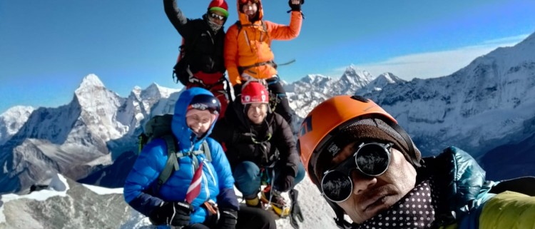 Island Peak Climbing – 20 Days