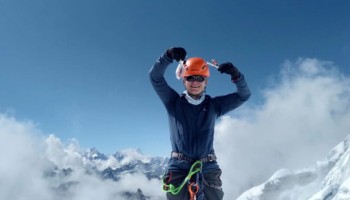 Lobuche Peak Climbing Via Everest Base Camp 20 Days